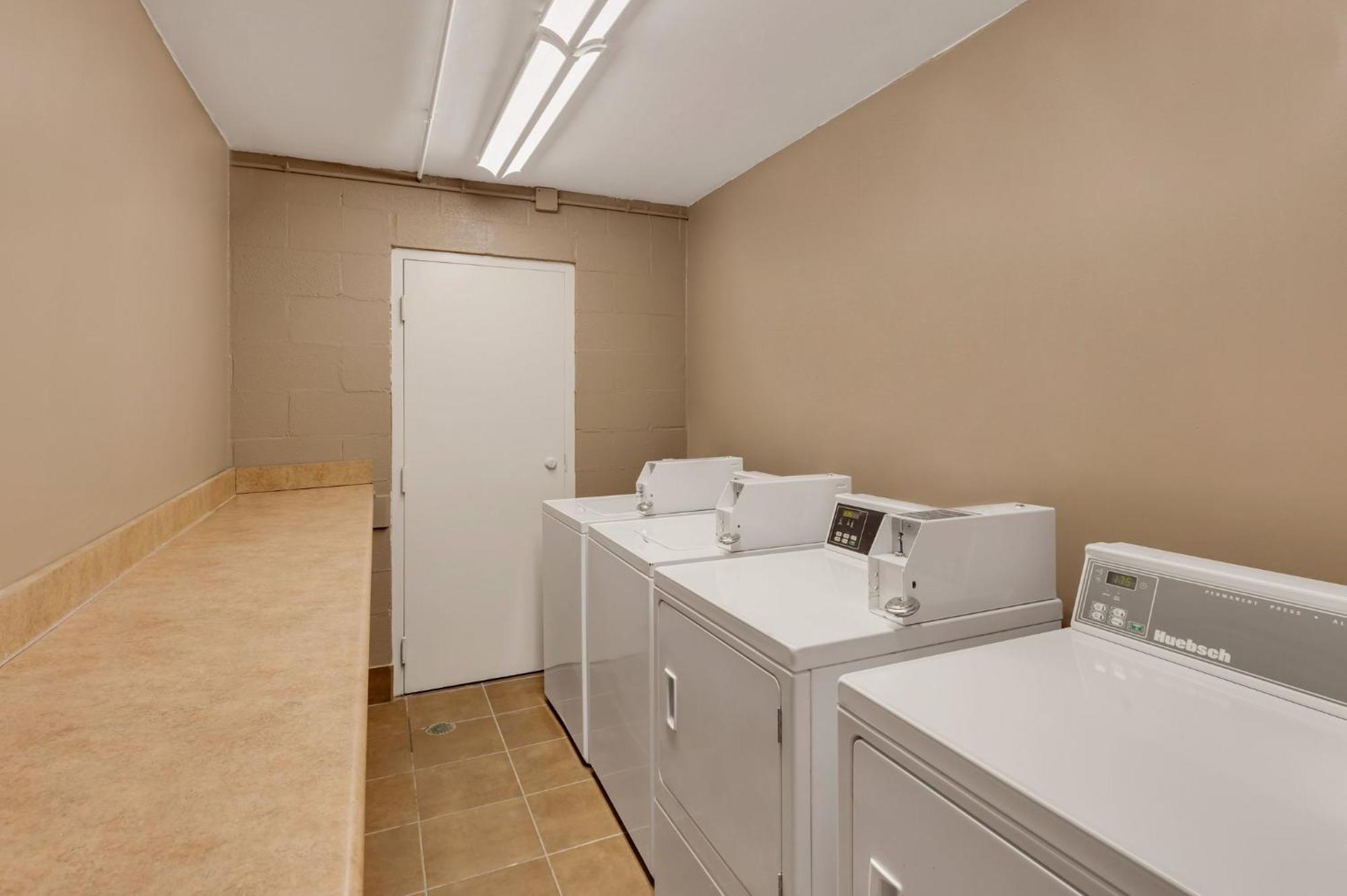 Red Roof Inn Gulfport - Biloxi Airport מראה חיצוני תמונה